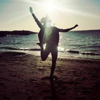 男生头像图片在车里_WWW.WHOISQQ.COM
