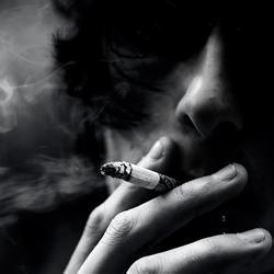 分手伤心男生头像图片_WWW.WHOISQQ.COM