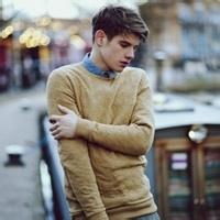 白衣服的男生头像图片脸部_WWW.WHOISQQ.COM