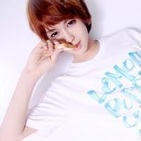 白衣服的男生头像图片脸部_WWW.WHOISQQ.COM