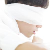 白衣服的男生头像图片脸部_WWW.WHOISQQ.COM