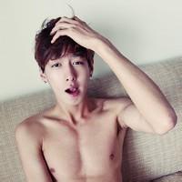 春天qq头像图片男生_WWW.WHOISQQ.COM