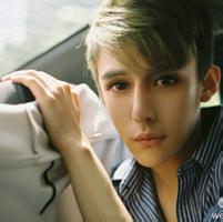 欧美混血男生头像图片_WWW.WHOISQQ.COM