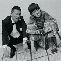 qq头像图片男生伤感黑白照_WWW.WHOISQQ.COM