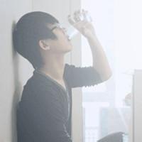 qq头像图片个性网男生颓废_WWW.WHOISQQ.COM