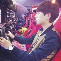 男生爱笑头像图片_WWW.WHOISQQ.COM