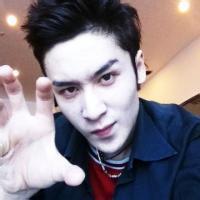 qq头像图片男生哈士奇_WWW.WHOISQQ.COM