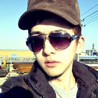 人气男生qq头像图片_WWW.WHOISQQ.COM