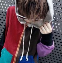 高雅的 男生头像图片_WWW.WHOISQQ.COM