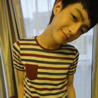 绝望的男生头像图片_WWW.WHOISQQ.COM