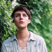 痛哭男生头像图片_WWW.WHOISQQ.COM