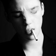 qq男生黑白拽头像图片_WWW.WHOISQQ.COM