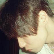 qq头像图片男生帅气单色凌_WWW.WHOISQQ.COM