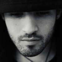 男生面对太阳头像图片_WWW.WHOISQQ.COM
