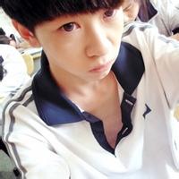 翘着腿的男生头像图片_WWW.WHOISQQ.COM