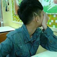 半脸不露身男生头像图片_WWW.WHOISQQ.COM