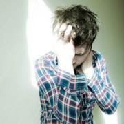 qq头像图片男生帅气陪单车_WWW.WHOISQQ.COM