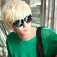 男生模糊身影头像图片_WWW.WHOISQQ.COM