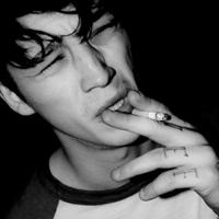 黑色幽默男生头像图片_WWW.WHOISQQ.COM