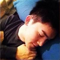 男生板寸头像图片_WWW.WHOISQQ.COM