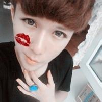 带唇印的男生头像图片_WWW.WHOISQQ.COM