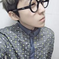 qq帅气男生头像图片萌萌的_WWW.WHOISQQ.COM