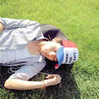 qq男生头像图片大全 暖色_WWW.WHOISQQ.COM