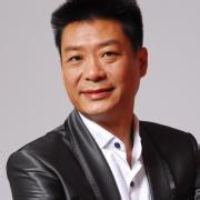 男生白领头像图片_WWW.WHOISQQ.COM