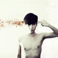 qq头像图片蹲大街无助男生_WWW.WHOISQQ.COM