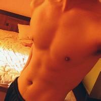 强壮的男生头像图片_WWW.WHOISQQ.COM