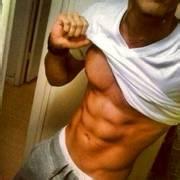 qq头像图片男生有腹肌的_WWW.WHOISQQ.COM