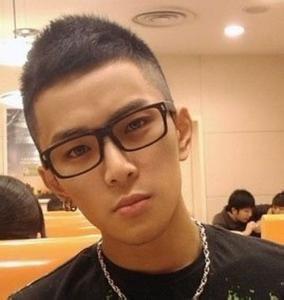 非主流子弹头男生头像图片_WWW.WHOISQQ.COM