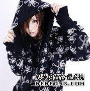 qq头像图片男生黑色卫衣_WWW.WHOISQQ.COM