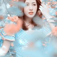qq头像图片男生逗狗_WWW.WHOISQQ.COM