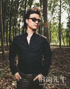 玩摇滚的男生头像图片_WWW.WHOISQQ.COM