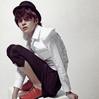 男生抱猫咪头像图片吧_WWW.WHOISQQ.COM