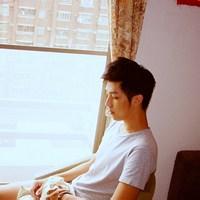 男生侧面头像图片_WWW.WHOISQQ.COM