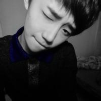 男生黑白柔美头像图片_WWW.WHOISQQ.COM