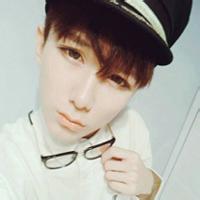 qq男生萌戴眼镜头像图片_WWW.WHOISQQ.COM