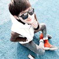 个性男生上半身头像图片_WWW.WHOISQQ.COM
