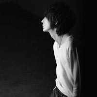 2014悲伤男生头像图片_WWW.WHOISQQ.COM