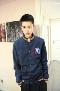 男生棒球服头像图片_WWW.WHOISQQ.COM