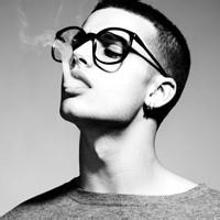 卡通头像图片男生短发_WWW.WHOISQQ.COM