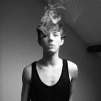 酷帅黑白男生头像图片_WWW.WHOISQQ.COM