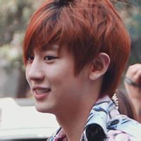 抱星球男生头像图片_WWW.WHOISQQ.COM