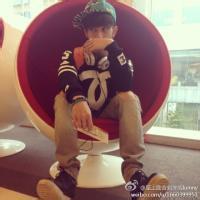 2015韩版男生头像图片_WWW.WHOISQQ.COM
