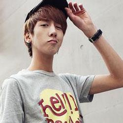 男生带字暖头像图片_WWW.WHOISQQ.COM