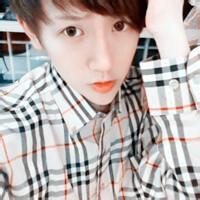 格子衫男生侧面头像图片_WWW.WHOISQQ.COM