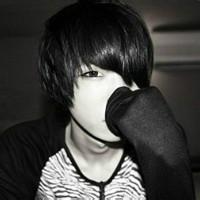 qq头像图片黑白男生2013_WWW.WHOISQQ.COM