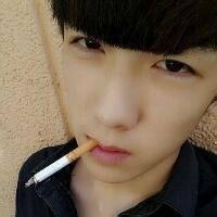 qq头像图片男生45度朝天_WWW.WHOISQQ.COM